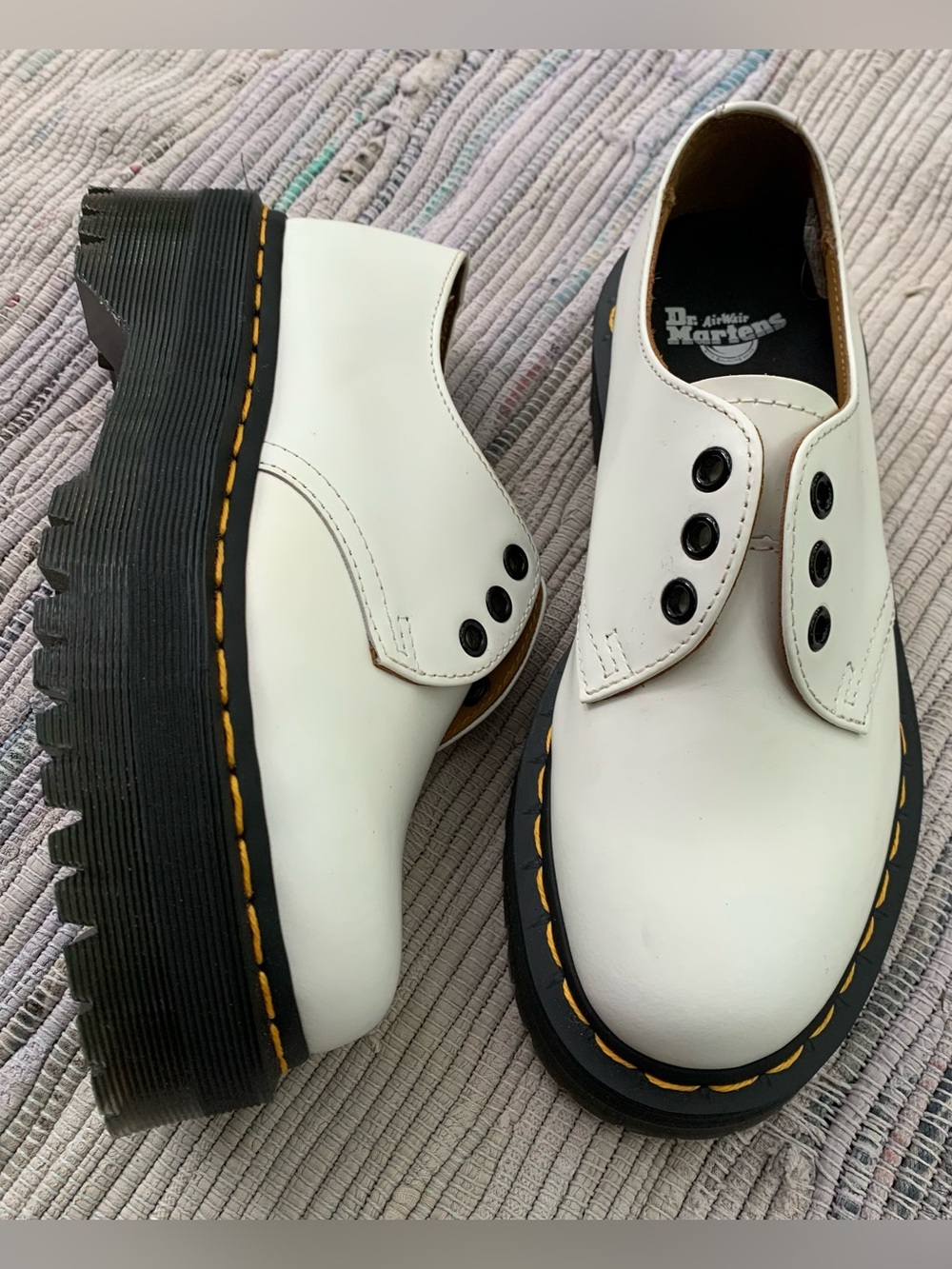 Dr Marten's 1461 Oxford's women’s 5 white platform lug soles